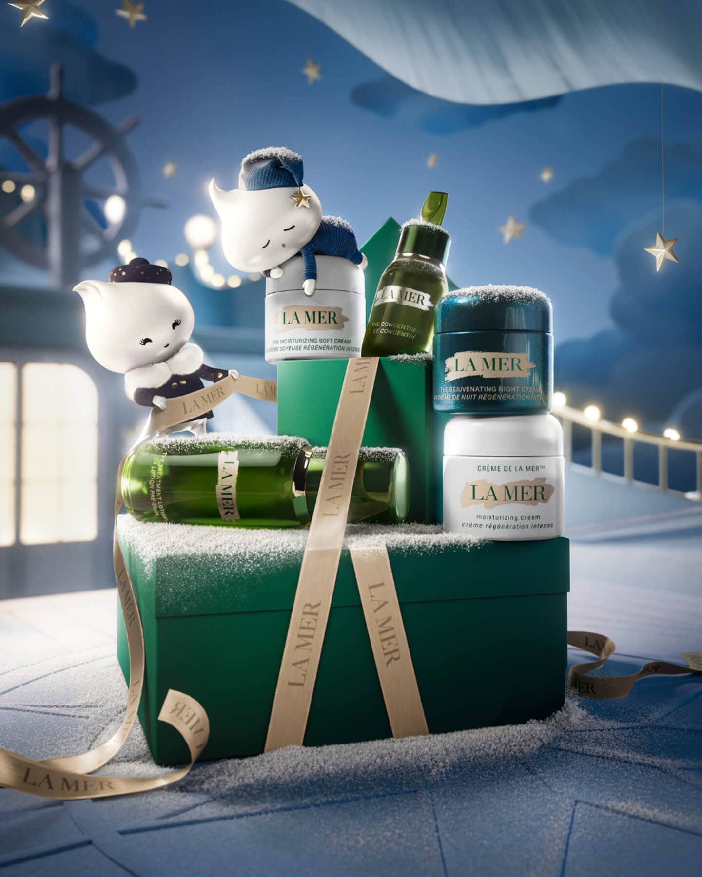  collection of four La Mer icons in an exclusive bag for a luxurious ritual of cleansing, hydration and overnight renewal with y